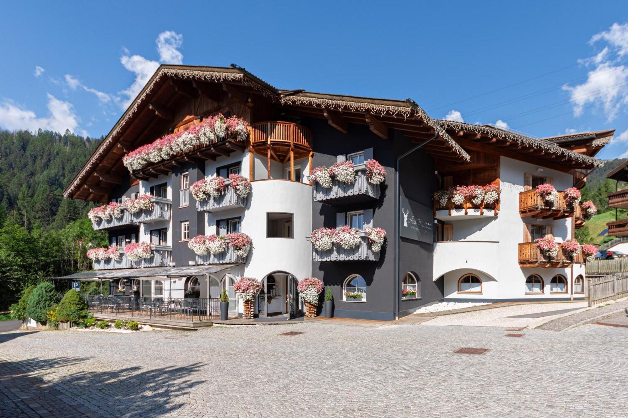 Vicino a Ciampedie: 5 Hotel per Famiglie a Confronto