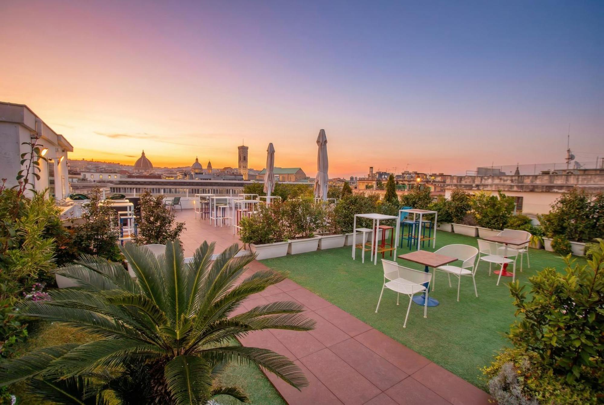 10 Hotel vicino Palazzo dello Spagnolo: Guida all'Accesso