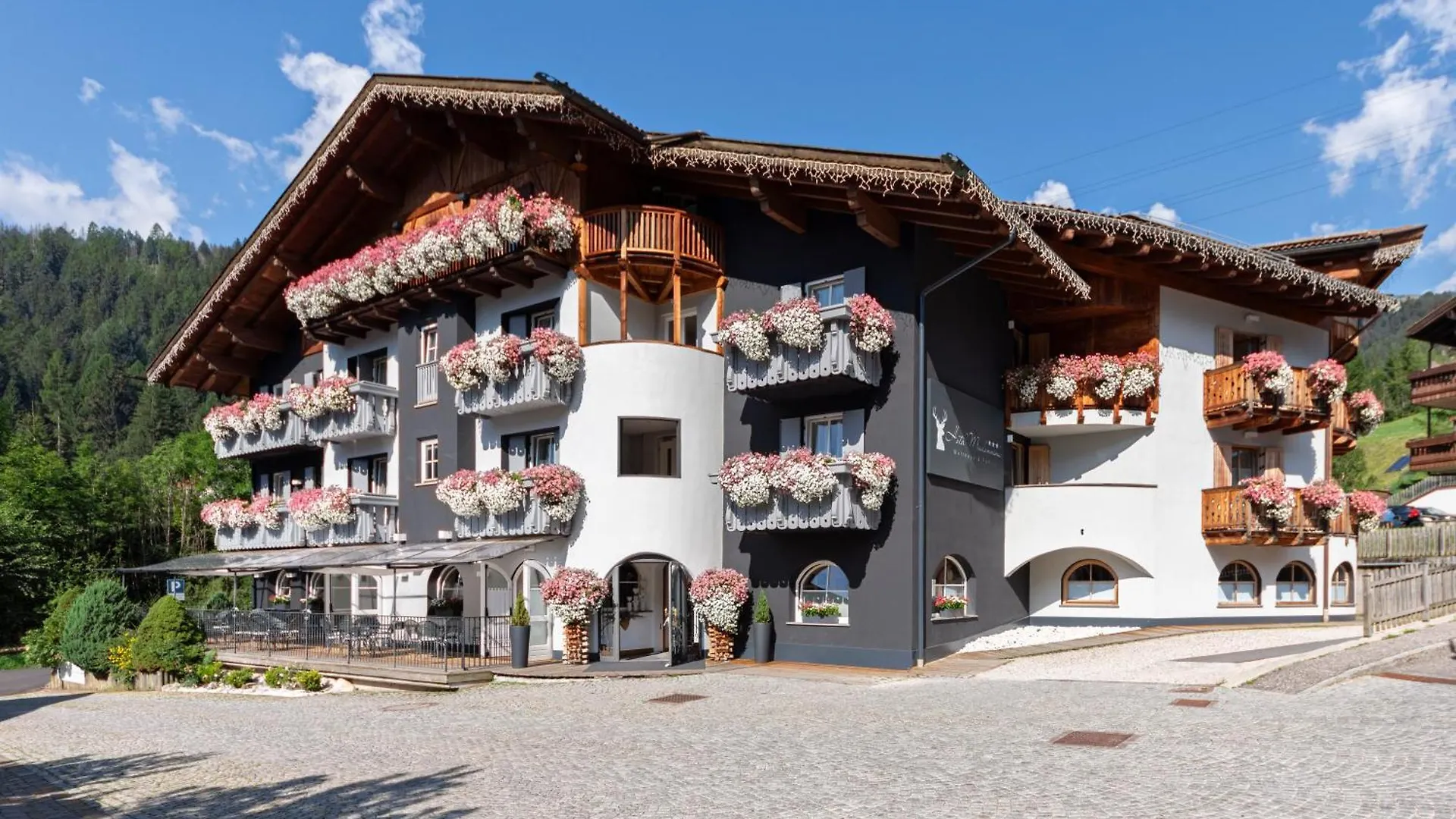 Vicino a Ciampedie: 5 Hotel per Famiglie a Confronto