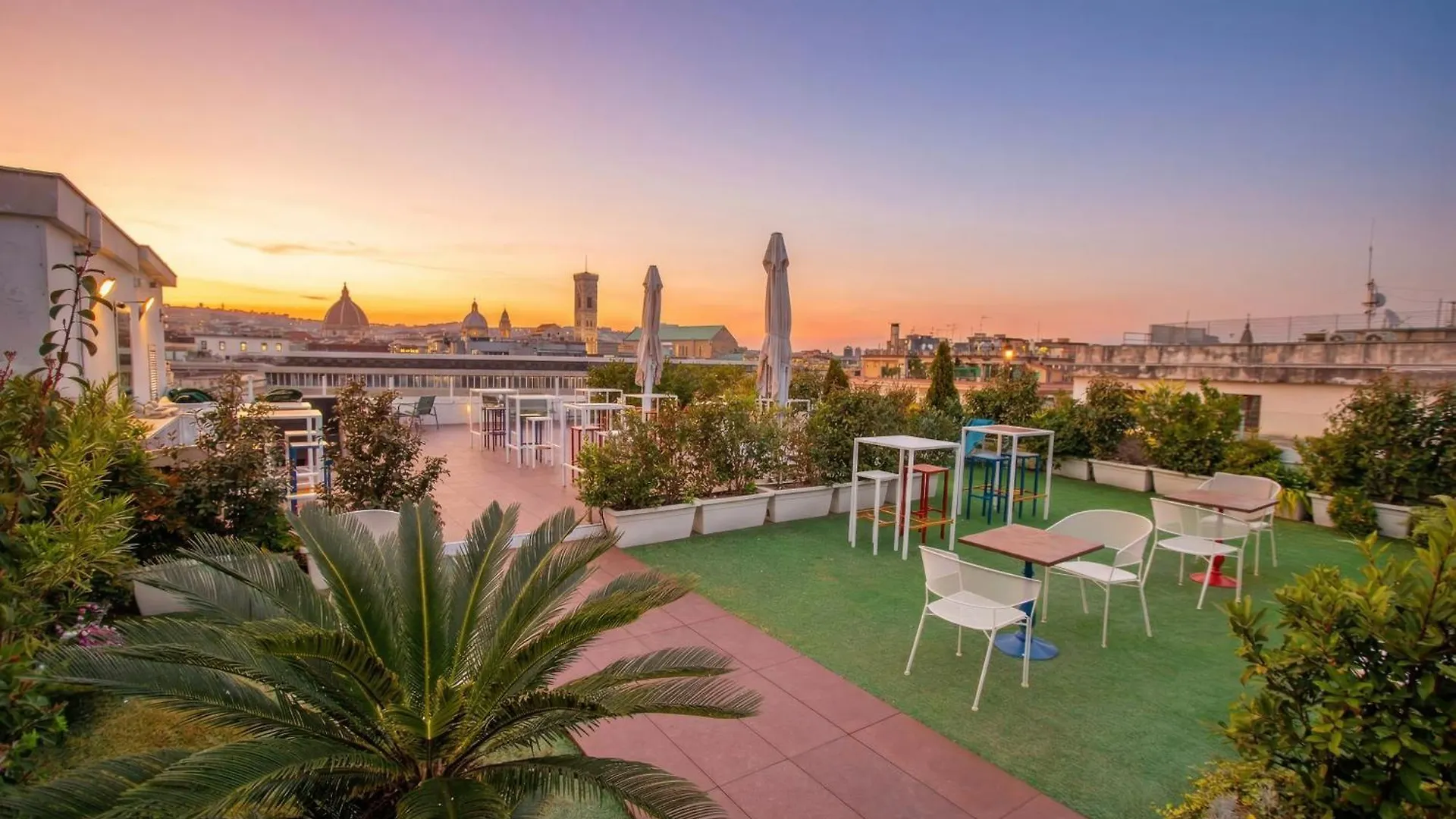 10 Hotel vicino Palazzo dello Spagnolo: Guida all'Accesso